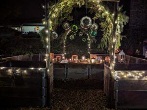 Lebendiger Adventskalender am14.12.23 am Gemeinschaftsgarten