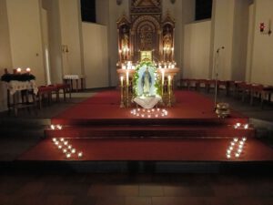 Adventsfenster Roratemesse